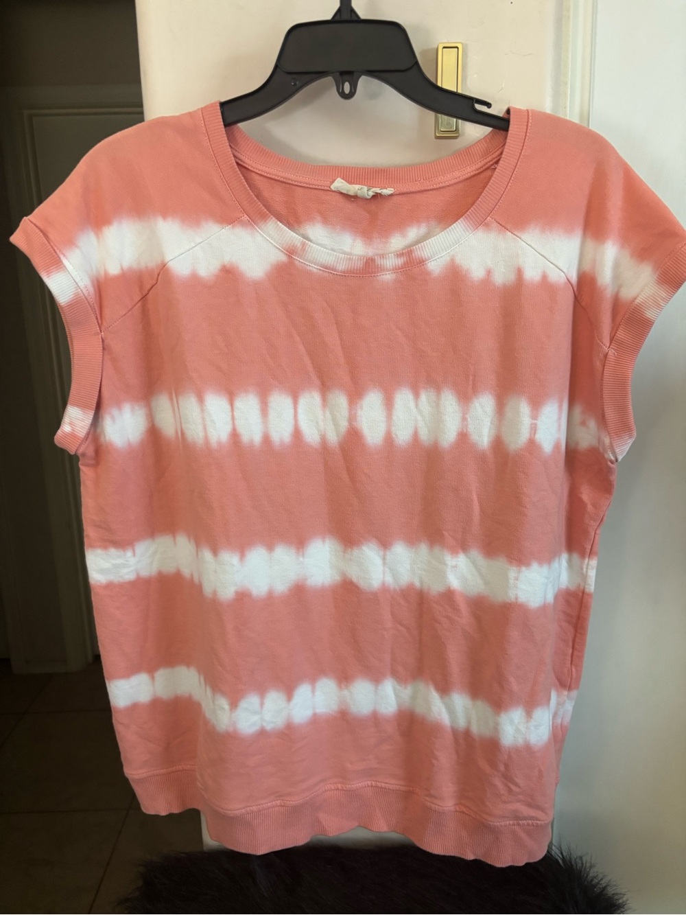 EUC Jane & Delancey Tie-Dye Short Sleeve Top in Coral and White, Size L